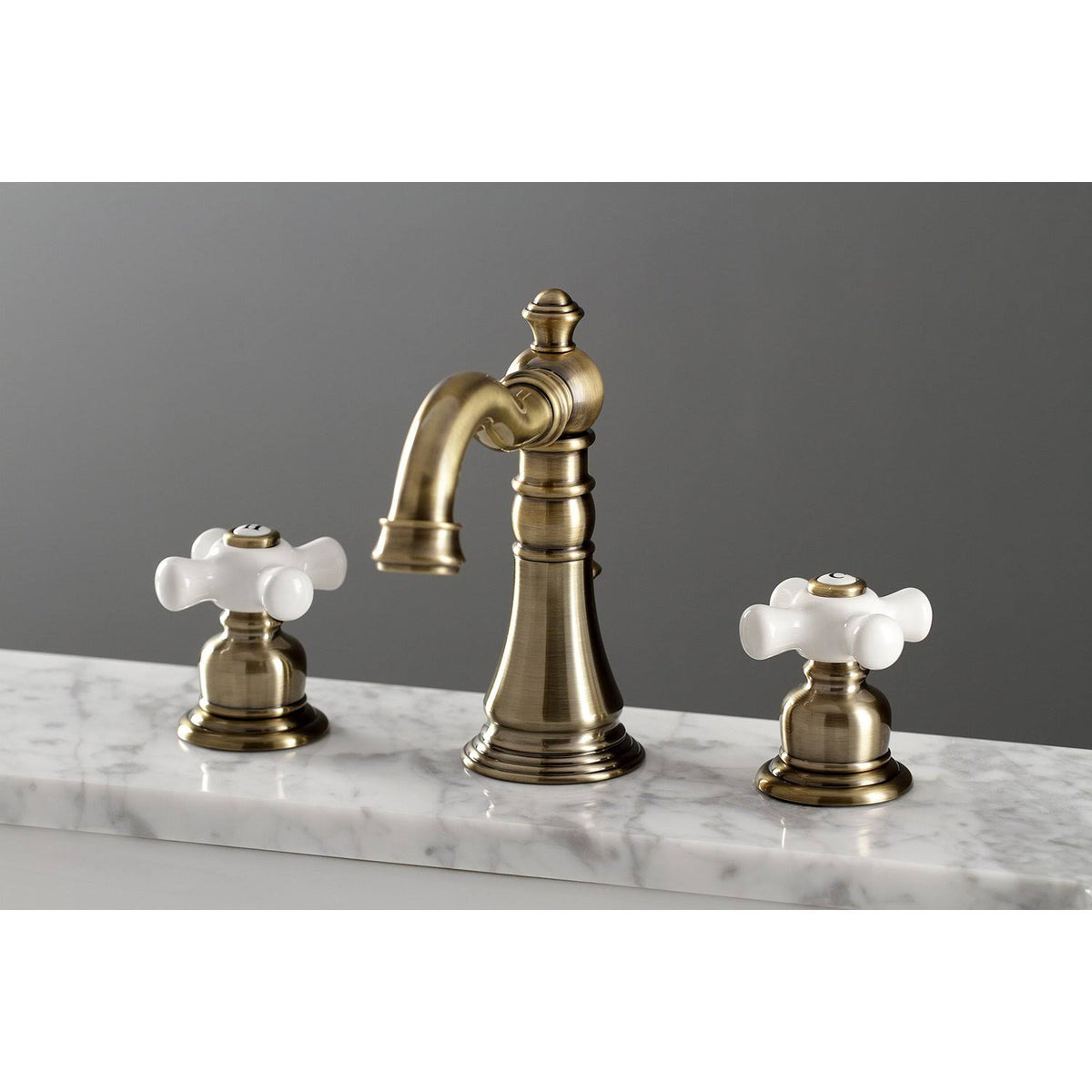 Polished Brass Widespread Bathroom Faucet W96234