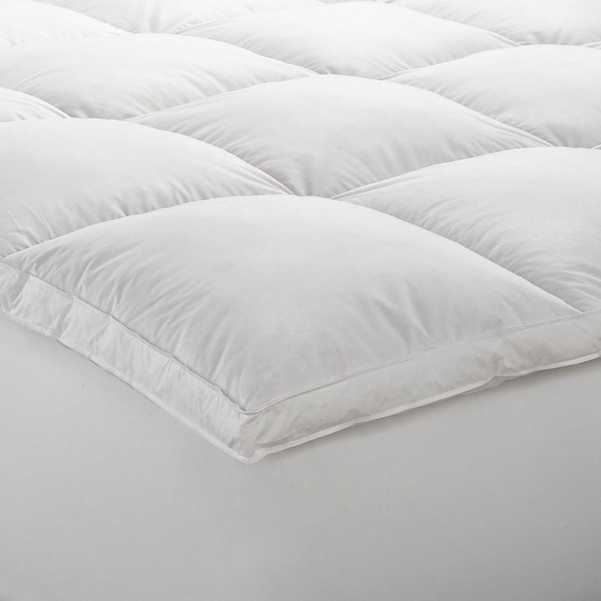 White Queen Down Feather Bed A1266